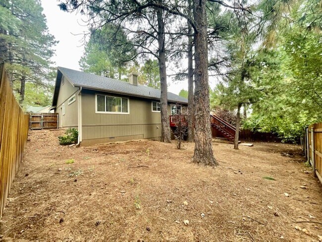 Building Photo - West-Flagstaff House (Aspen Trails)- 3 Bed, 2 Bath, 2 Car Garage Home -Students & Dogs OK! Avail....