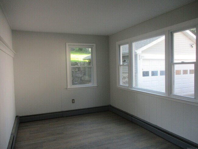 Building Photo - 10 Leuvine St