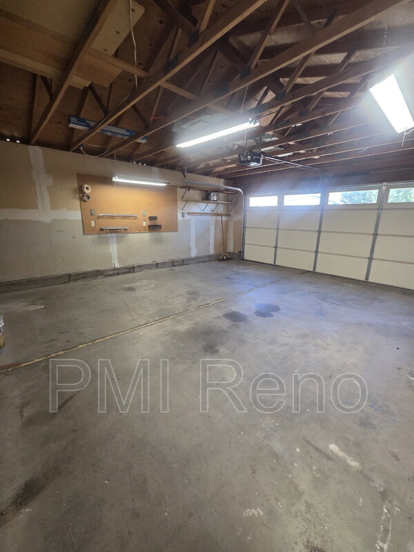 Building Photo - 14050 Tourmaline Dr