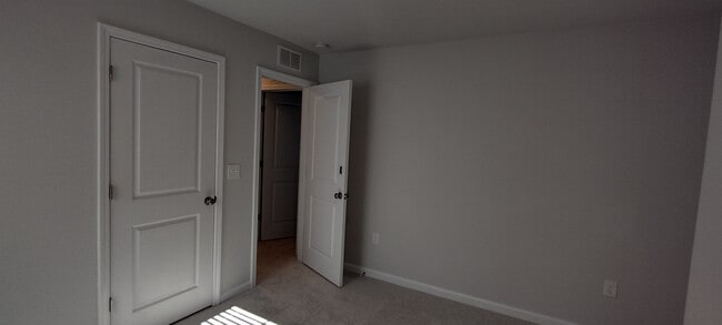 Building Photo - Room in Townhome on Castle Loch Lane