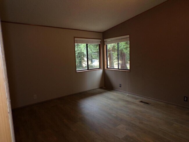 Building Photo - 4590 US-20