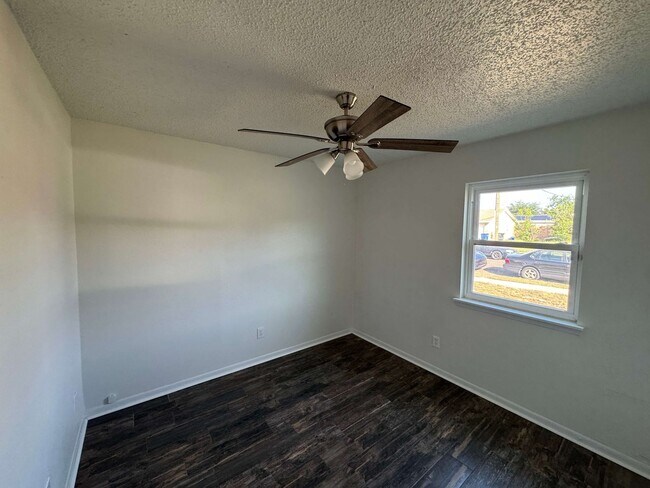 Building Photo - Spacious and recently remodeled 3 bedroom, 2 bathroom home located in a quiet neighborhood in Cop...