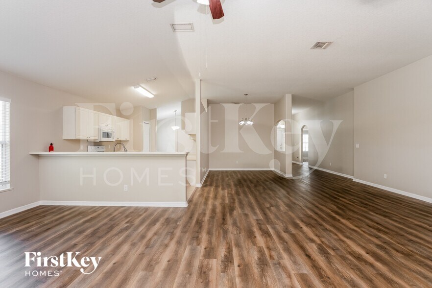 Building Photo - 932 Tavernier Cir NE