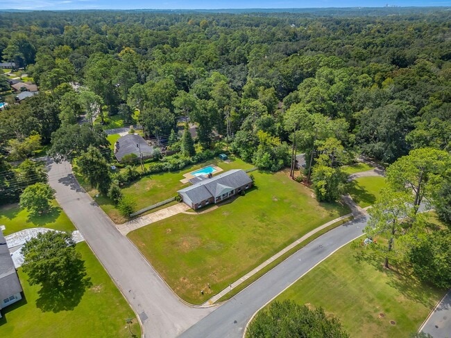 Building Photo - 2613 Killarney Way