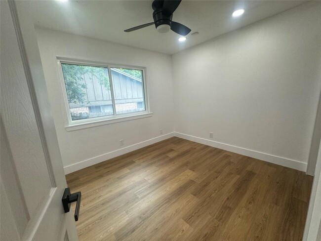 Building Photo - 9412 Quail Meadow Dr