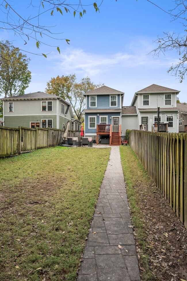 Building Photo - 1126A Cahal Ave