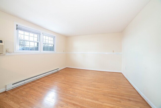 Building Photo - 13 Summer St