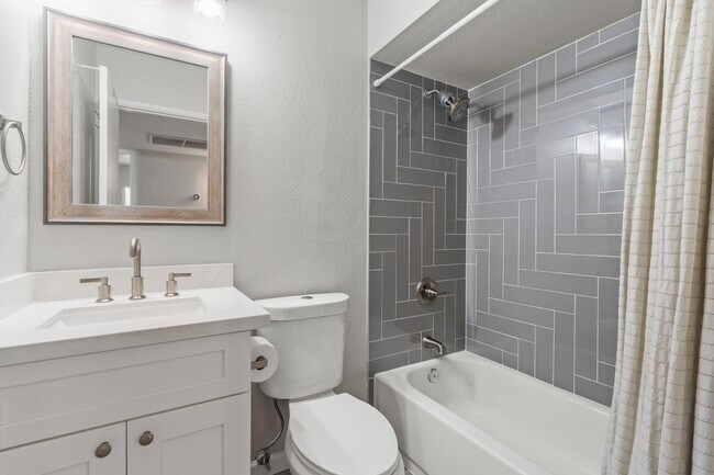 Building Photo - 15237 North 21st St