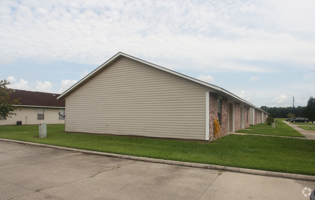 Building Photo - Willowbrook Apartments II