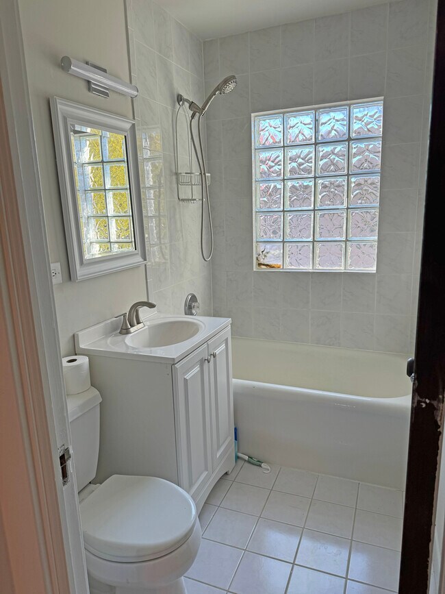 Building Photo - 366 E Wisconsin Ave