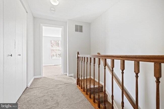Building Photo - 1635 Forest Park Dr