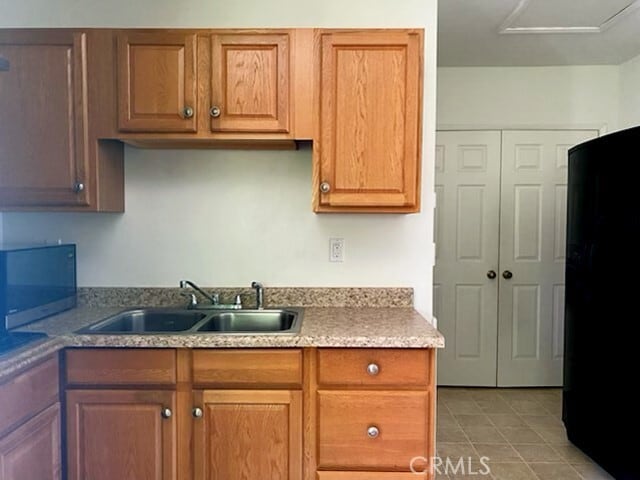 Building Photo - 4457 Oakwood Ave