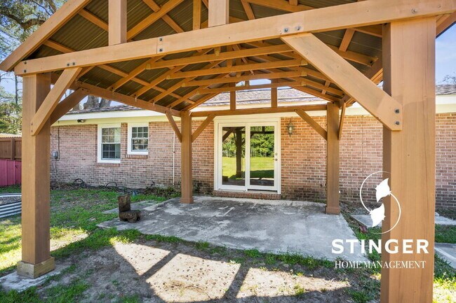 Building Photo - 3005 Dogwood St