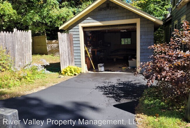 Building Photo - 2 br, 2 bath House - 22 Day St