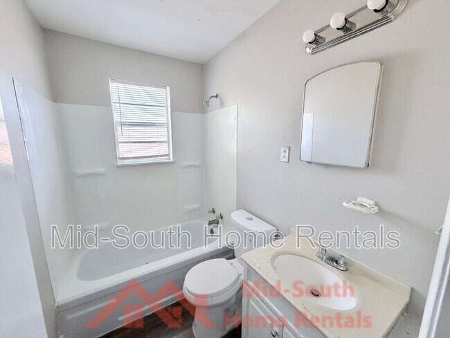 Building Photo - 1353 Fairfax St