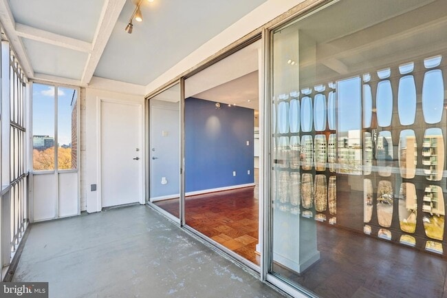 Building Photo - 1301 Delaware Ave SW