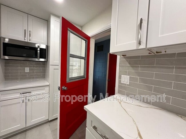 Building Photo - 37019 Pine Meadows Ln