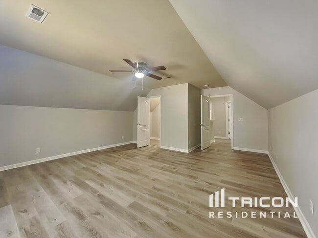 Building Photo - 4006 New London Ct
