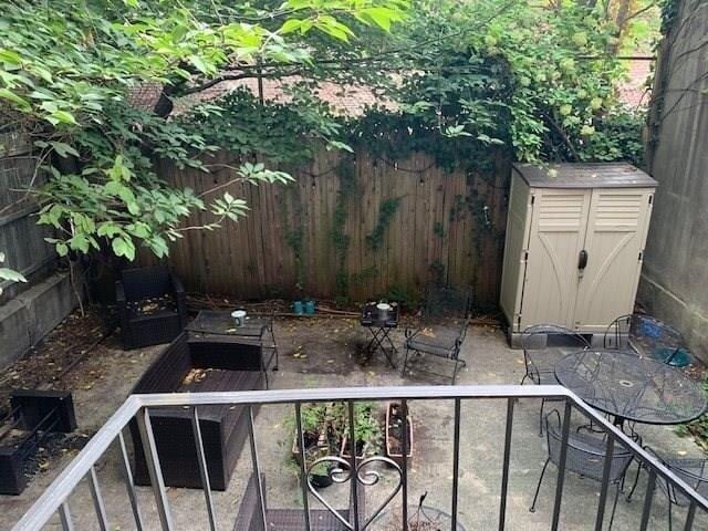 Building Photo - 203 Madison St