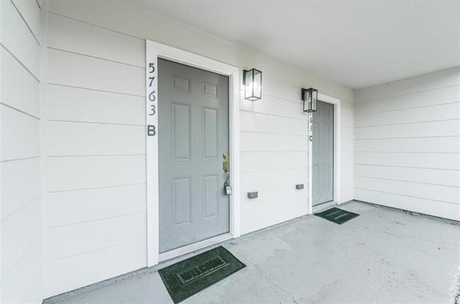 Building Photo - 5763 Easthampton Dr