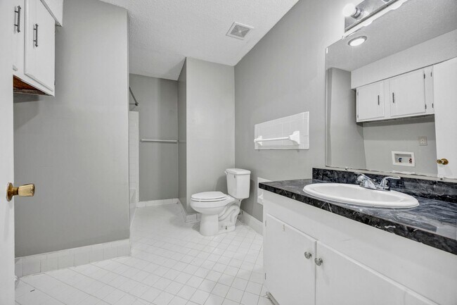 Building Photo - cpj2