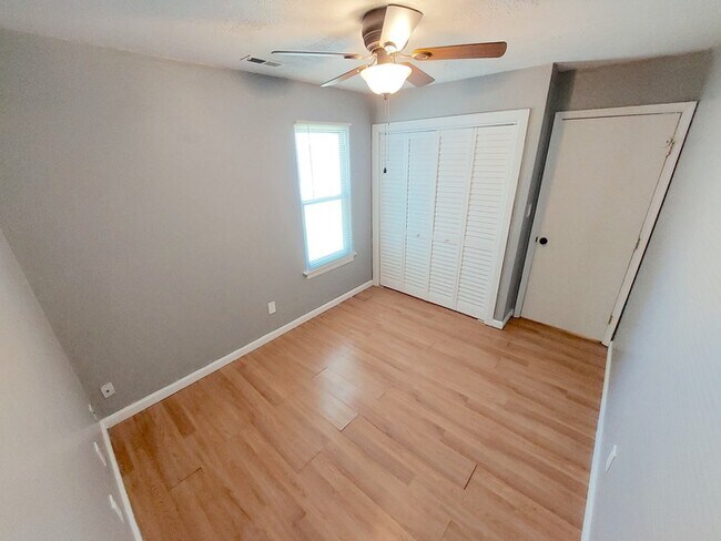 Building Photo - Beautiful Virginia Beach TownHome | 3BR, 2BA