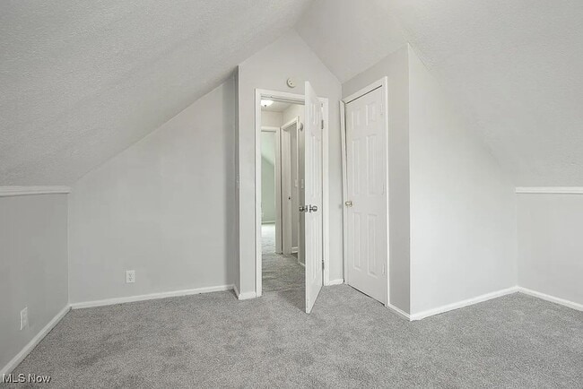 Building Photo - Four Bed 2 Full Bath in Lorain- FIRST MONTH RENT HALF OFF!