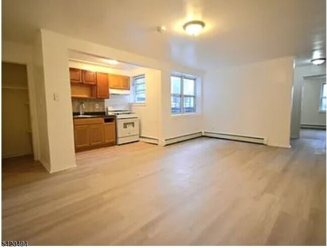 Building Photo - 58 Underwood St