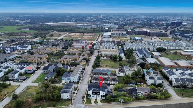 Building Photo - 2920 Nance St