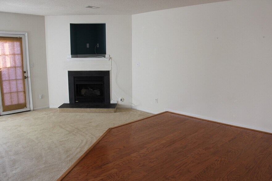 Building Photo - 148 River Walk Ct