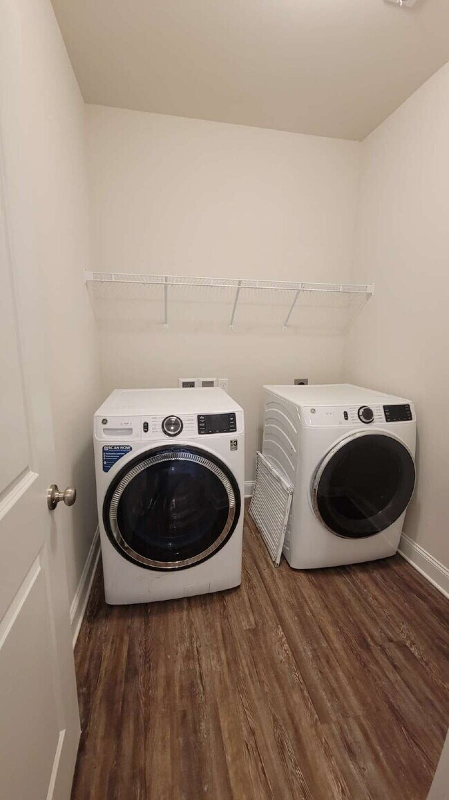 Building Photo - Coming Soon!!!  "Spacious 4-Bedroom Retrea...