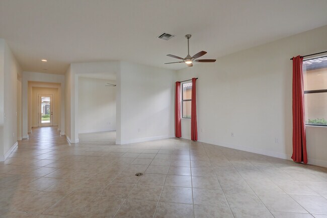 Building Photo - 12762 Fairington Way