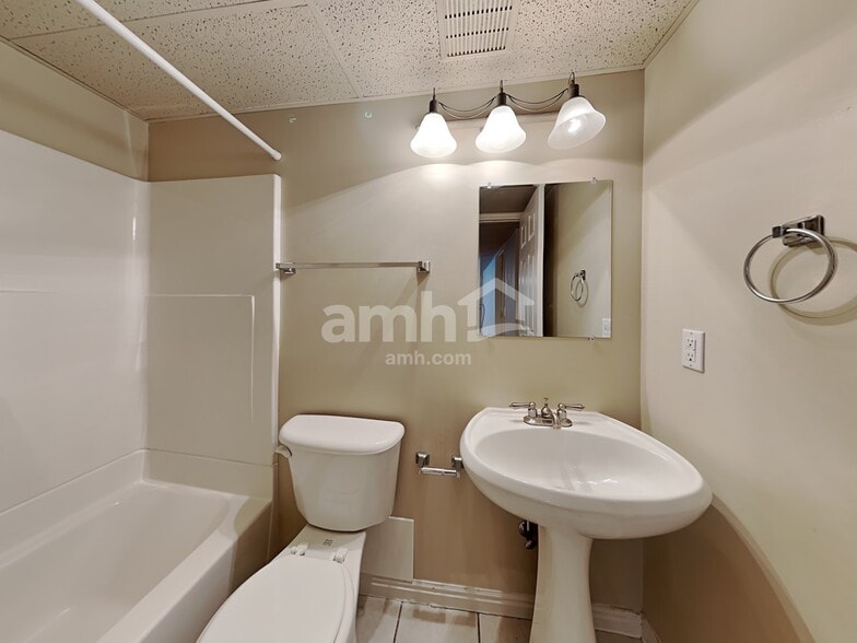 Building Photo - 4342 S Jocelyn Way
