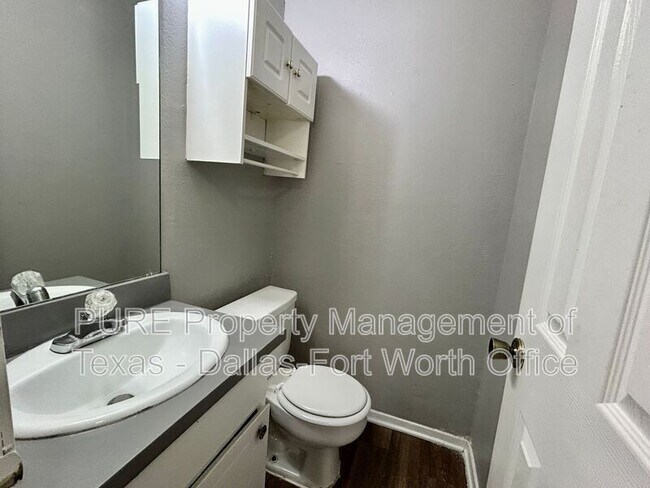 Building Photo - 936 Southmoor Dr