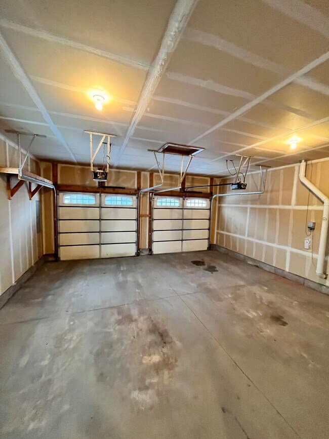 Building Photo - 3 bed, 3 bath Duplex in Driggs