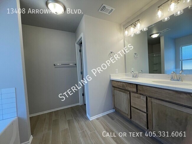 Building Photo - 13408 Arrowhead Blvd