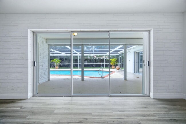 Building Photo - 321 E Chaminade Dr