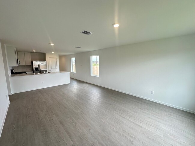 Building Photo - Brand New 3 Bed 2 Bath