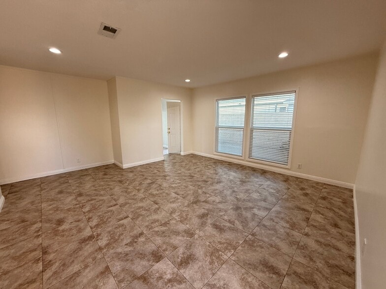 Building Photo - 2563 West St