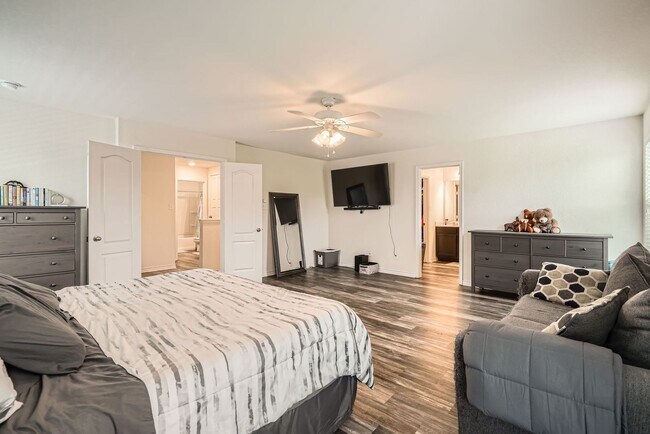 Building Photo - First time rental!