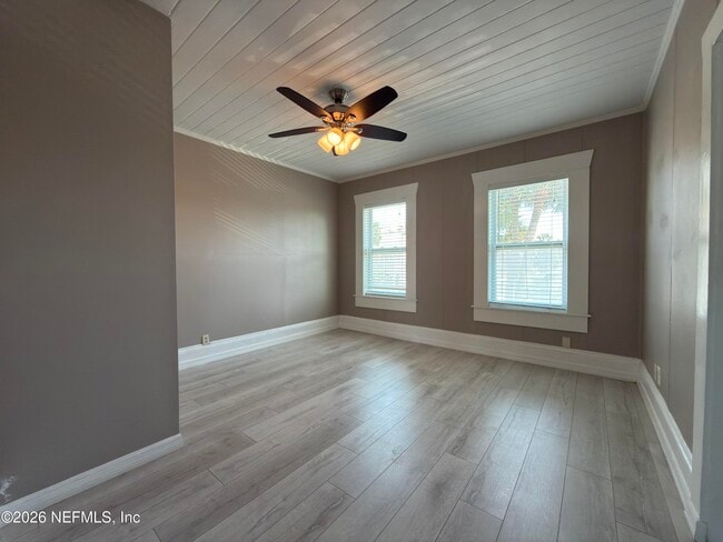 Building Photo - 630 2nd St S