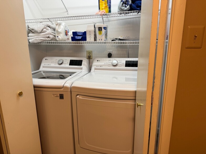 Washer and dryer - 2 N Frontenac Ave