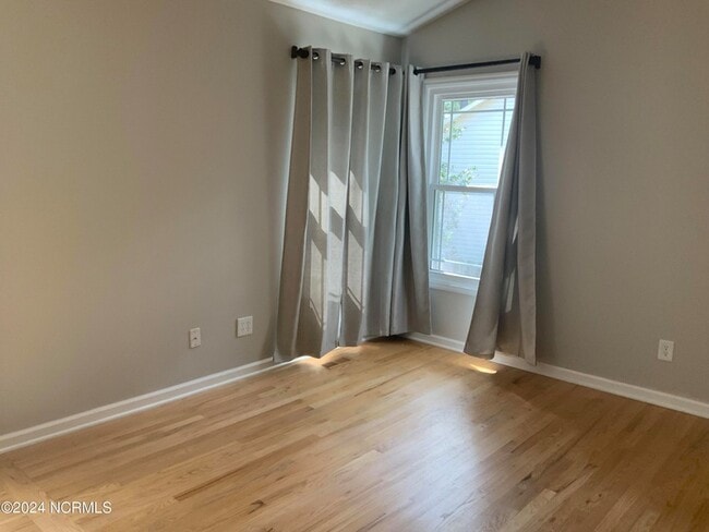 Building Photo - 30 Winchester Rd