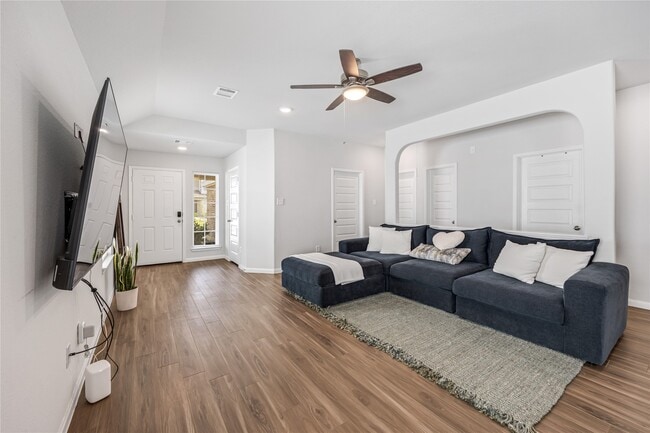 Building Photo - 3839 Giorgio Pastel Pl