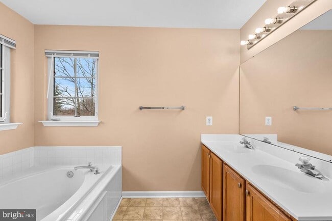 Building Photo - 2133 Bexley Dr