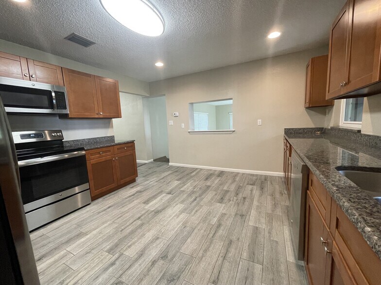 Building Photo - 18109 Crawley Rd