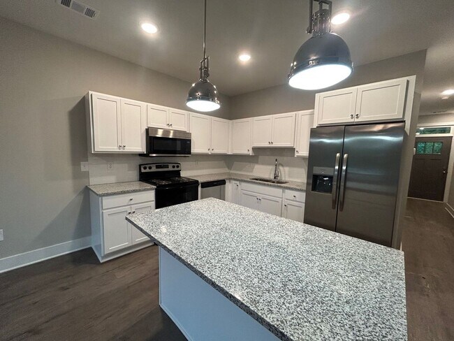 Building Photo - 247 Madison Heights