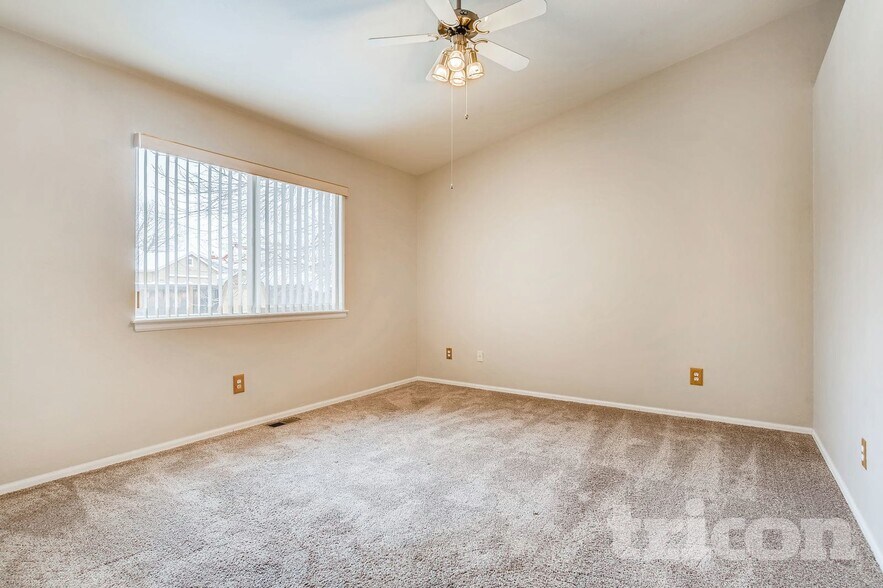 Building Photo - 633 Golden Eagle Dr