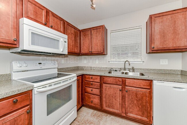 Building Photo - 7159 Marlin St