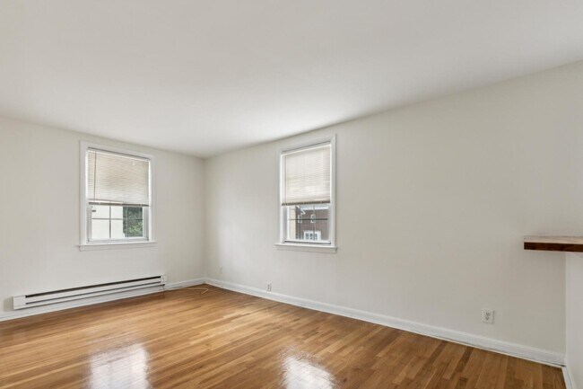 Building Photo - 2331 Haverford Rd